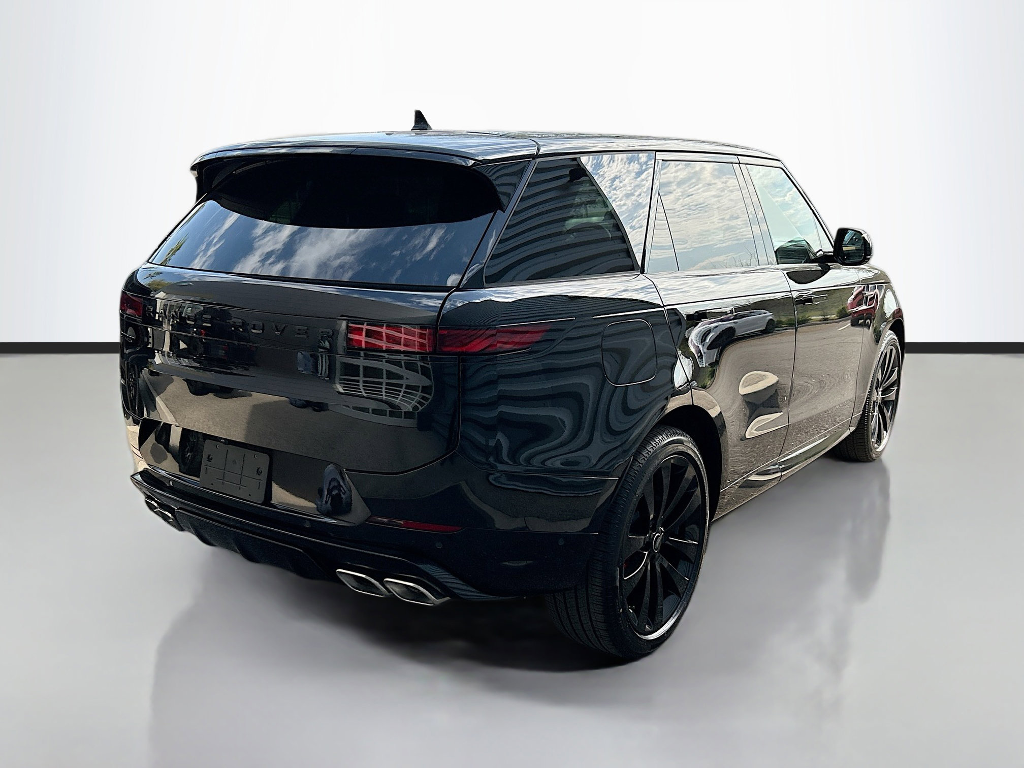 Used 2025 Land Rover Range Rover Sport Dynamic SE image 4