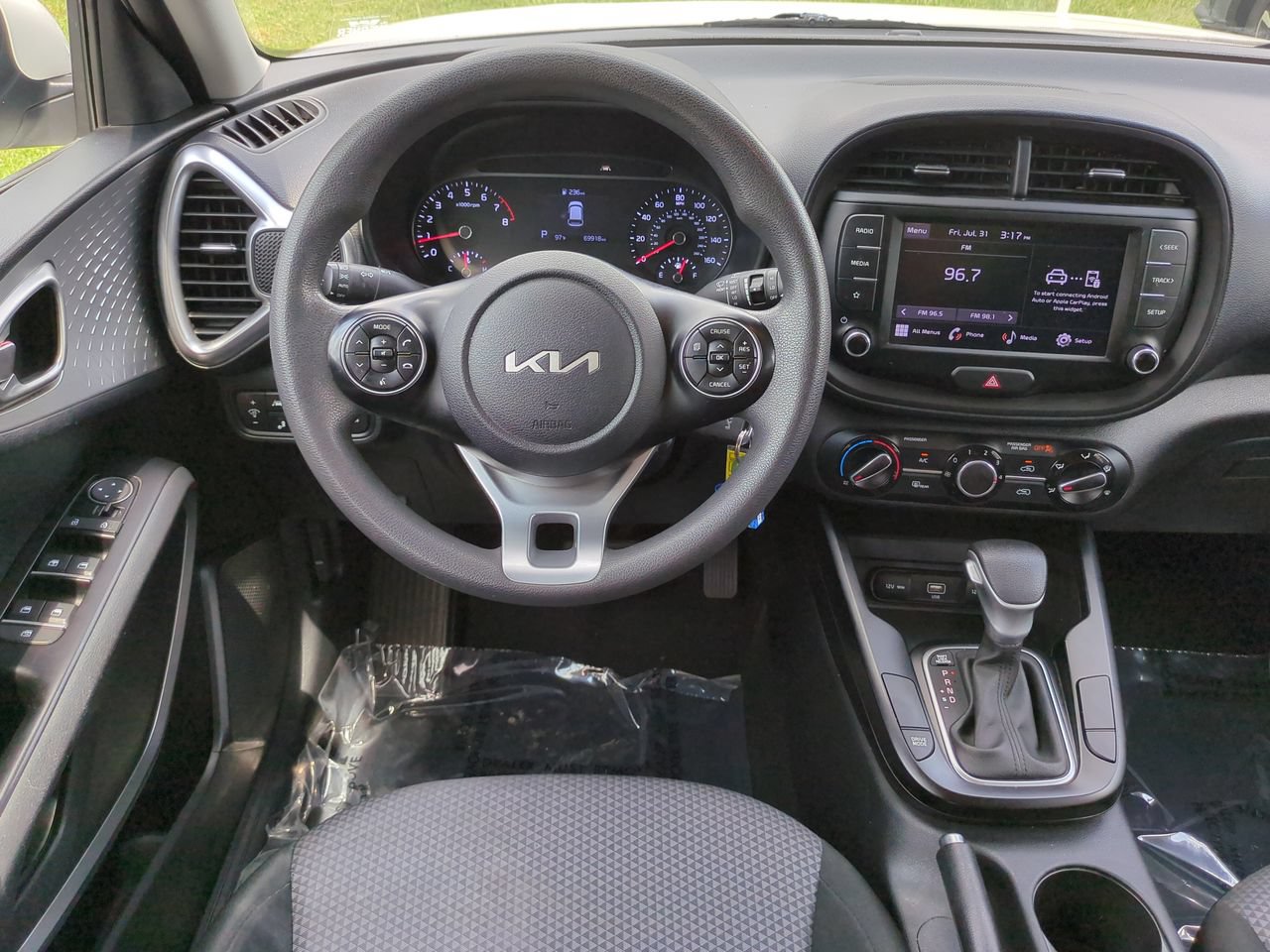 Certified 2022 Kia Soul LX w/ Technology Package FWD image 16
