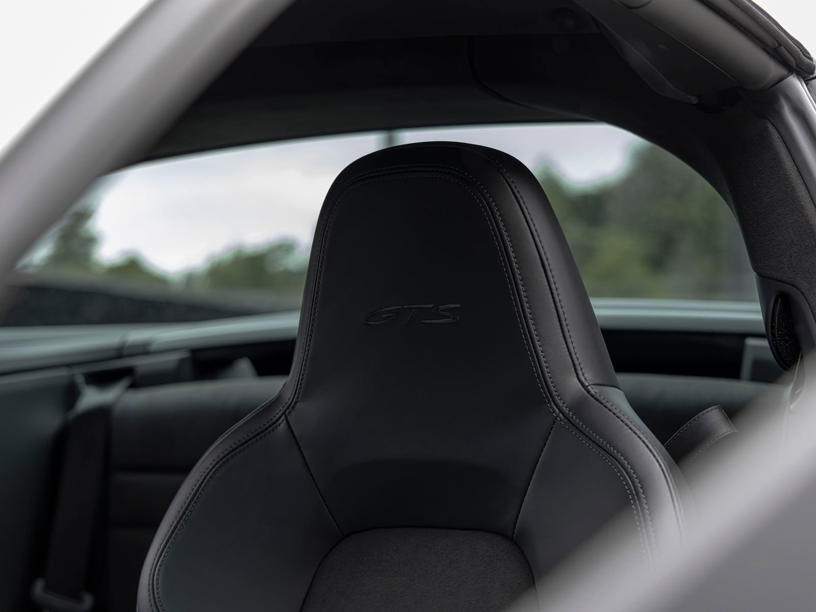 Certified 2022 Porsche 911 Targa 4 GTS AWD/4WD image 28