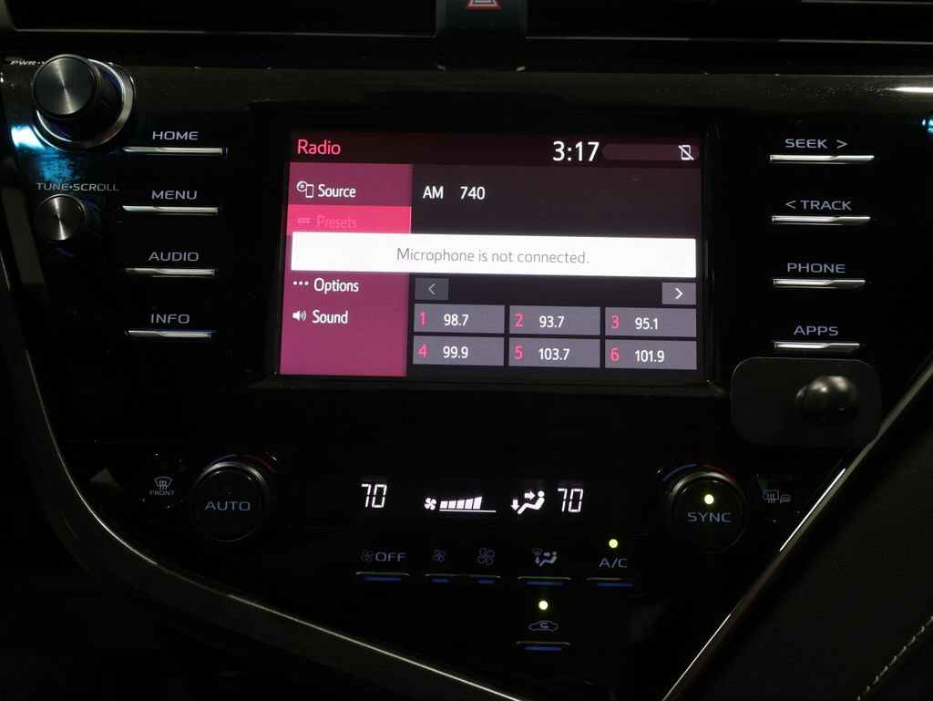 Used 2018 Toyota Camry XSE FWD image 28