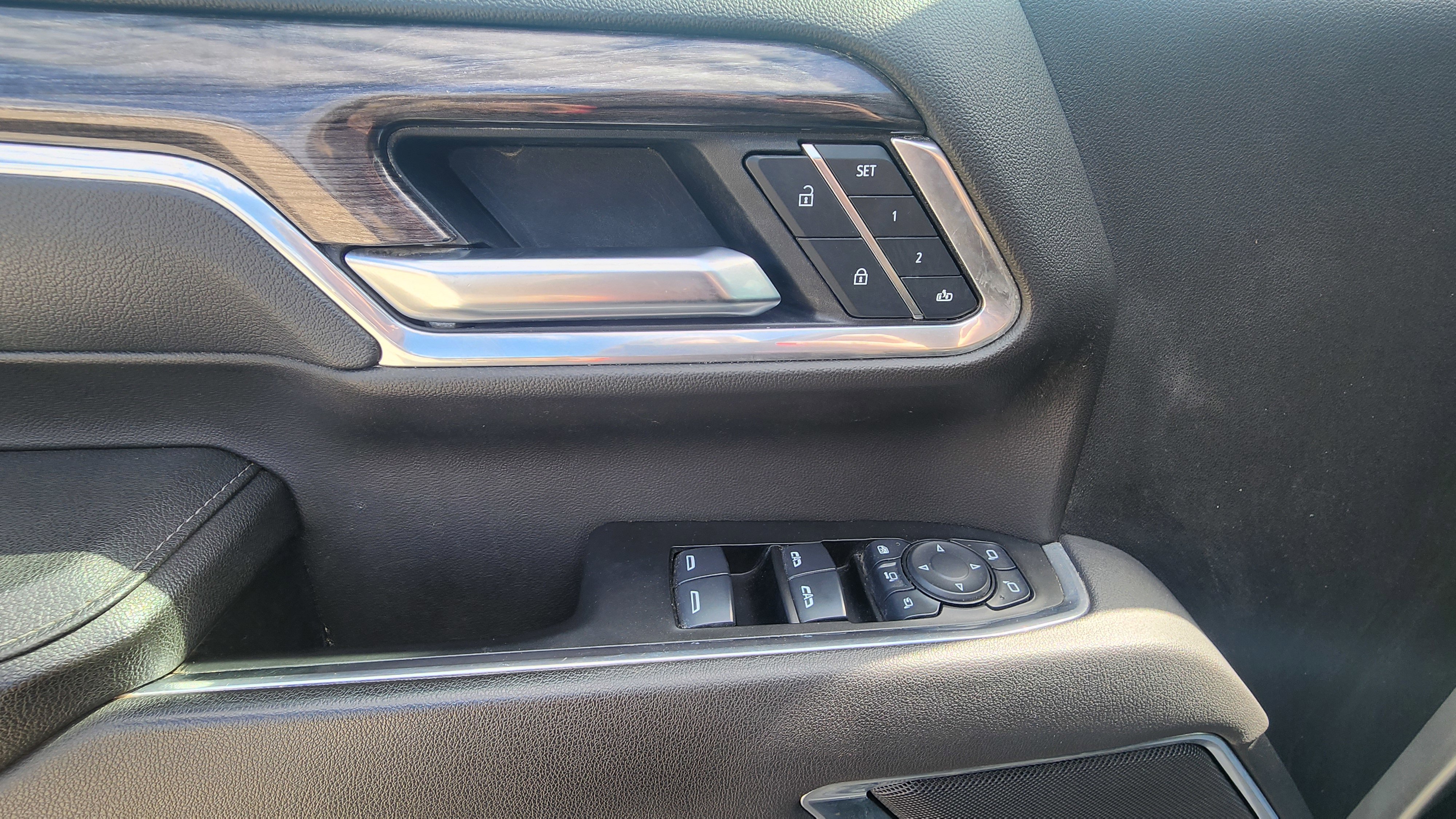 Used 2025 Chevrolet Silverado 2500 LTZ AWD/4WD image 13