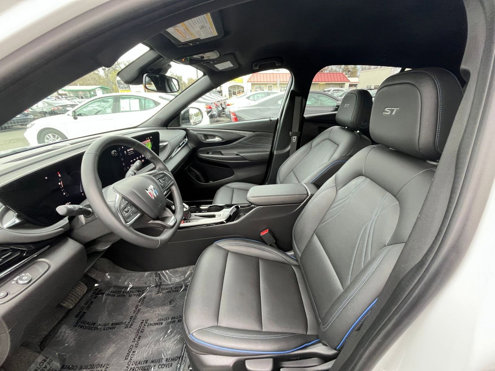 Used 2025 Buick Envista Sport Touring image 24