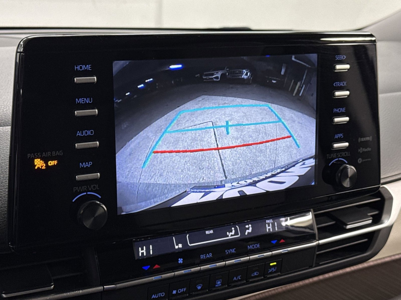 Used 2024 Toyota Sienna LE image 23