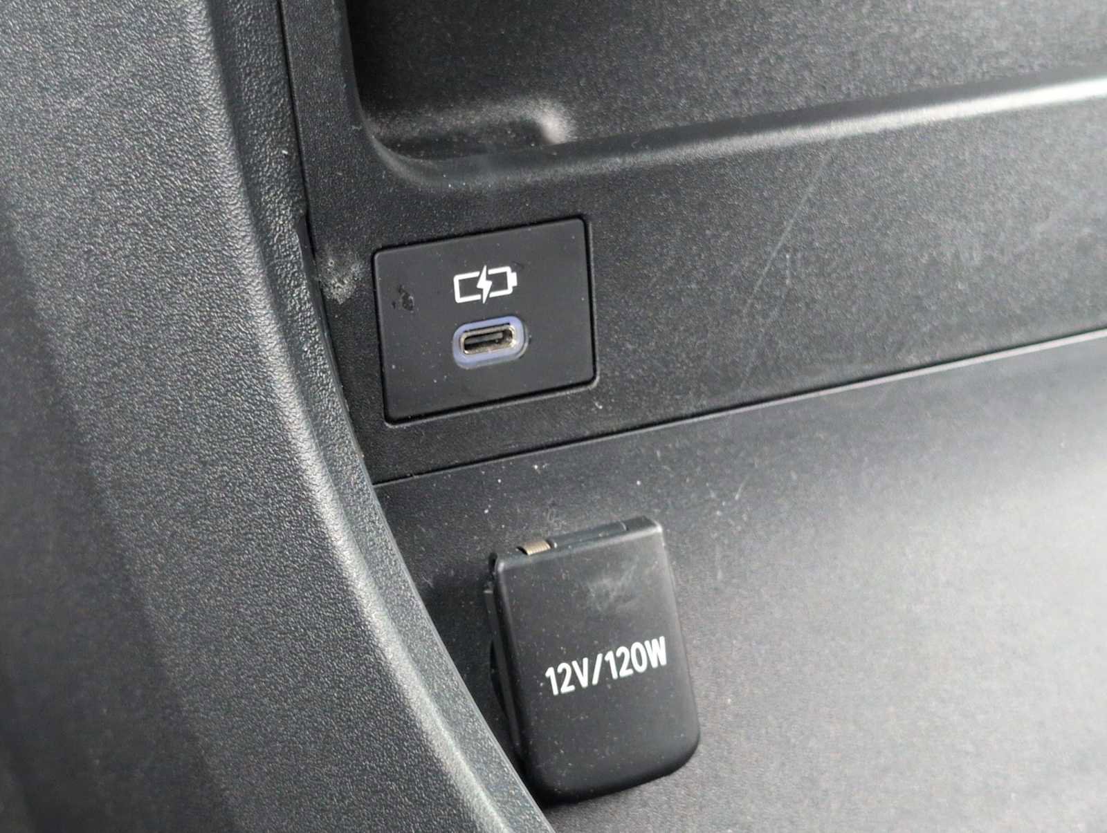 Certified 2024 Subaru Solterra Limited image 30