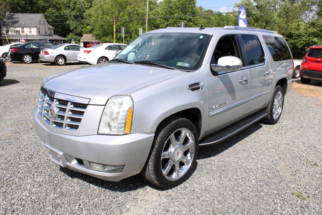 Used 2013 Cadillac Escalade ESV Luxury AWD/4WD image 2