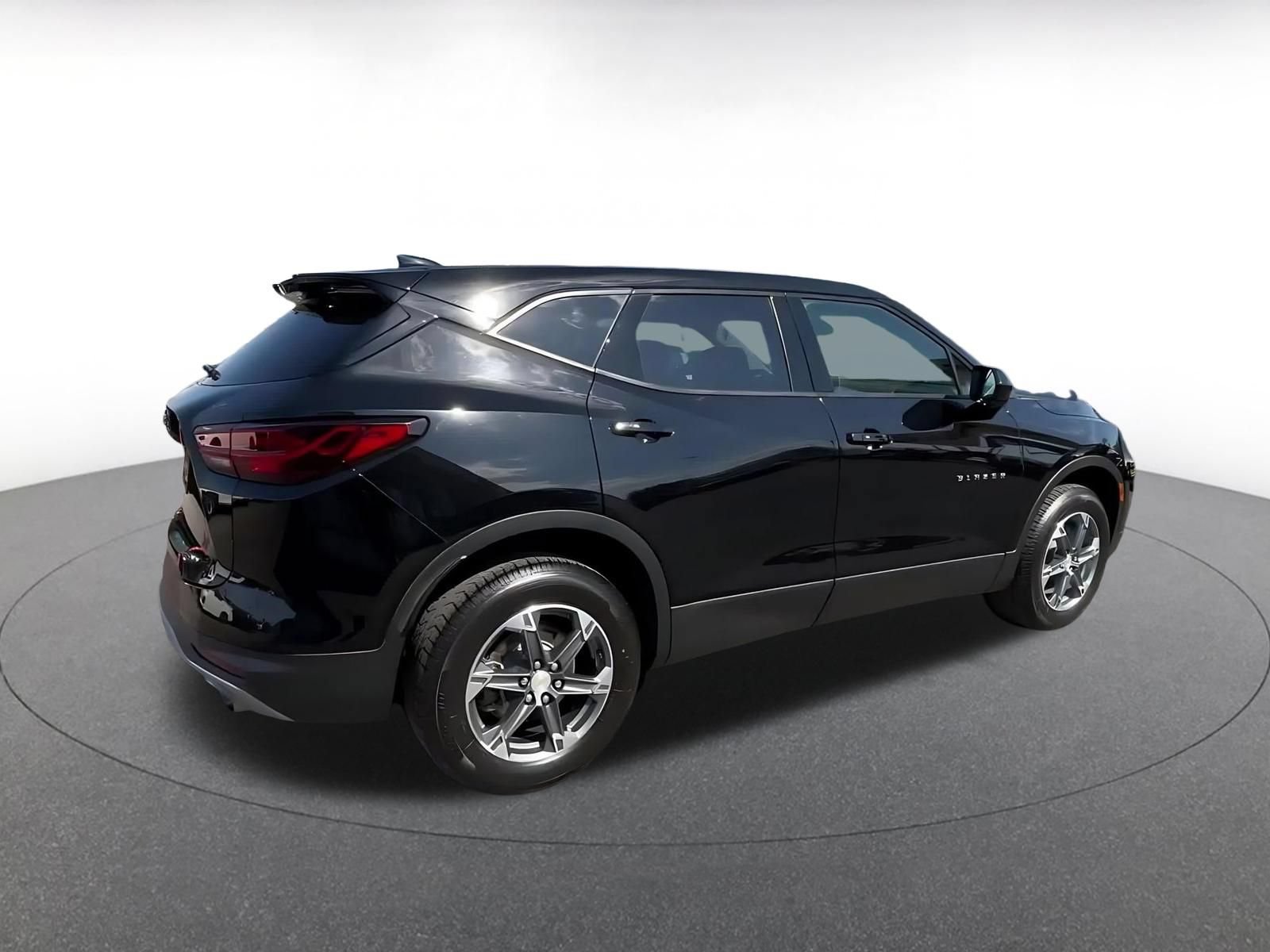 Used 2025 Chevrolet Blazer LT FWD image 14