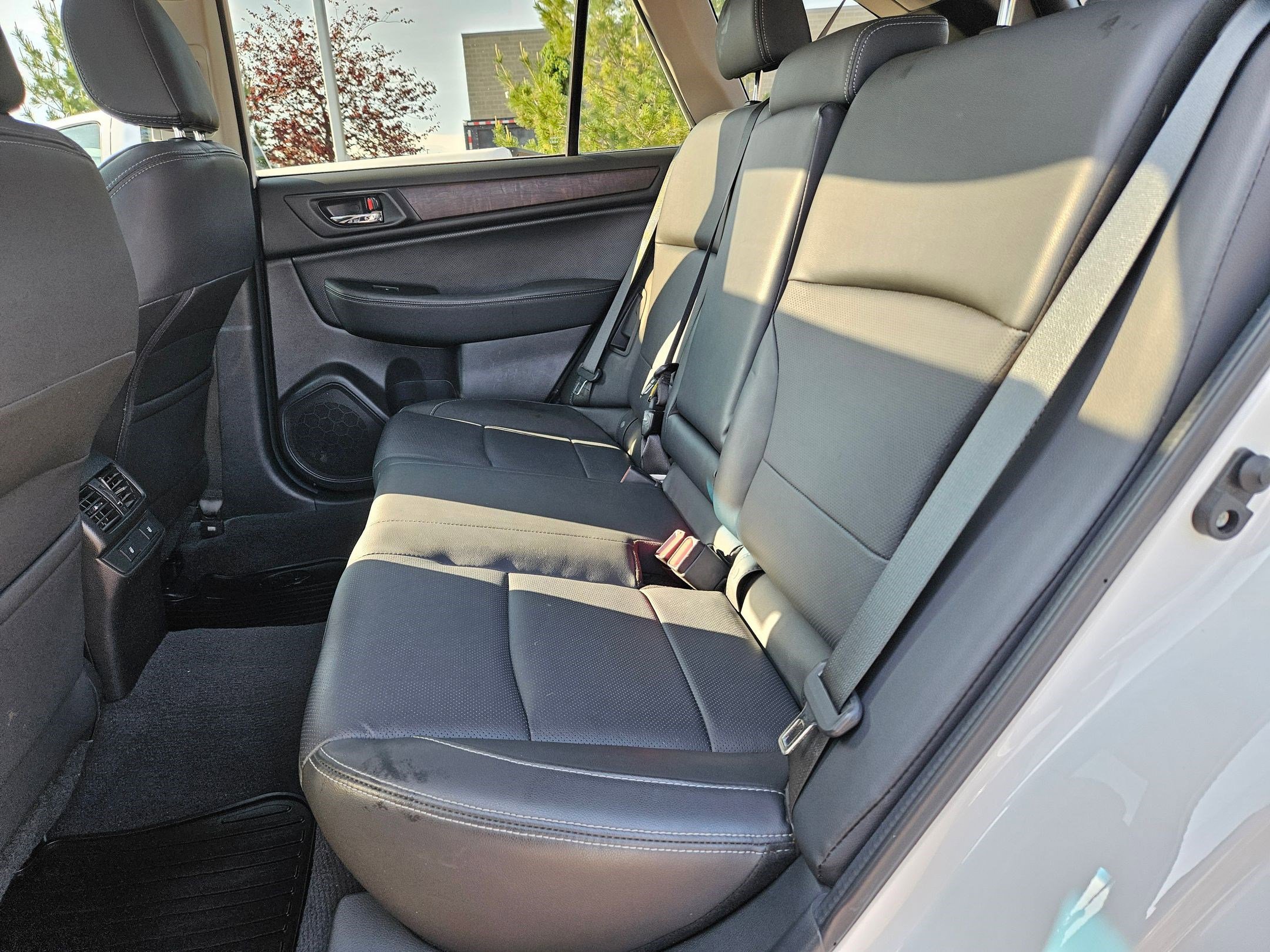 Used 2016 Subaru Outback 2.5i Limited AWD/4WD image 27