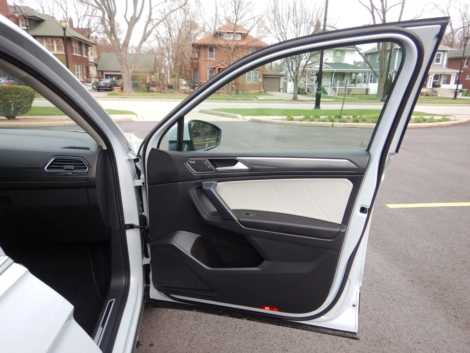 Used 2019 Volkswagen Tiguan SEL Premium AWD/4WD image 20