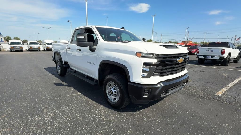 Used 2024 Chevrolet Silverado 2500 W/T w/ WT Fleet Convenience Package AWD/4WD image 2