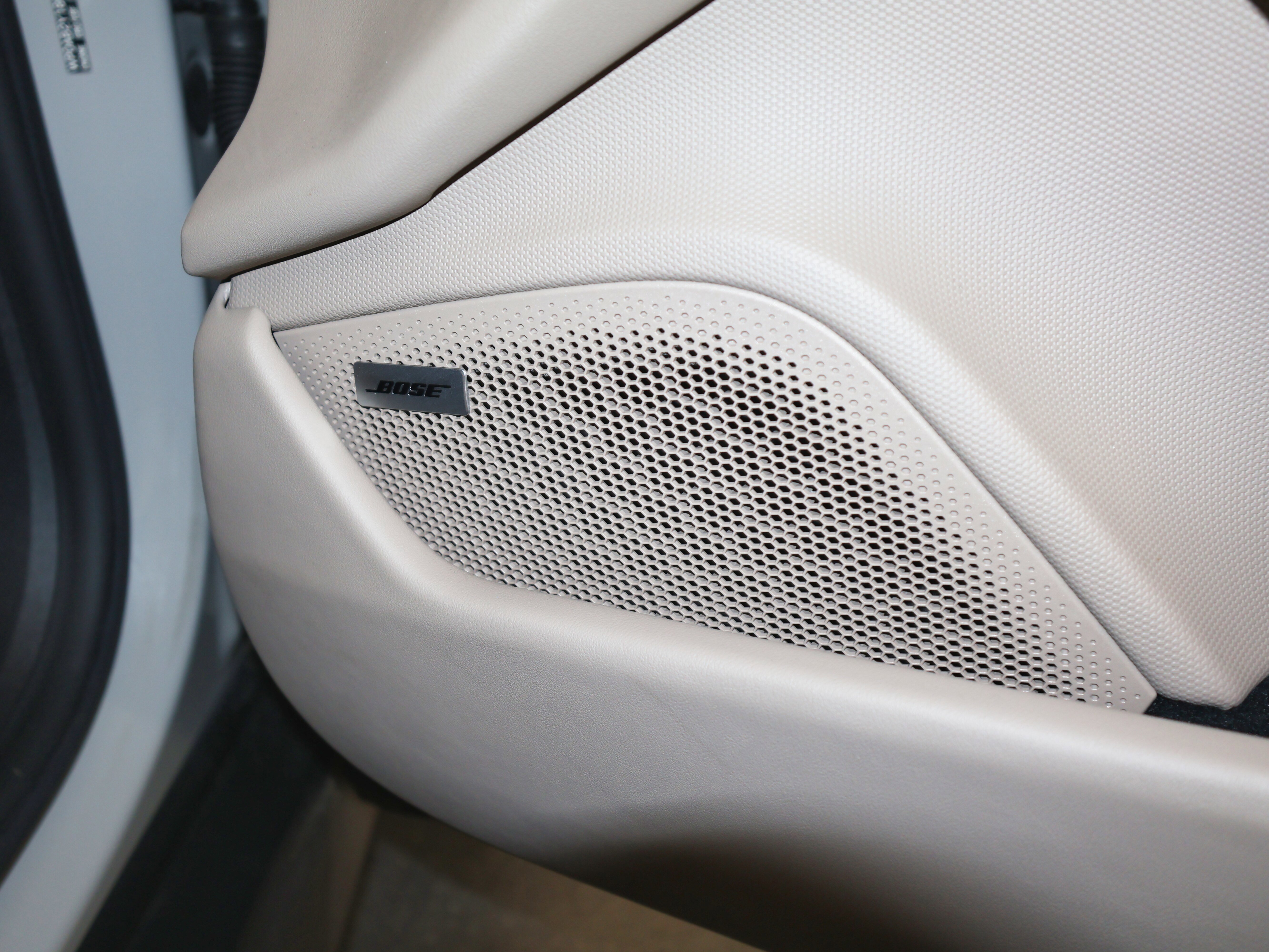 Used 2022 Porsche Taycan 4S image 53