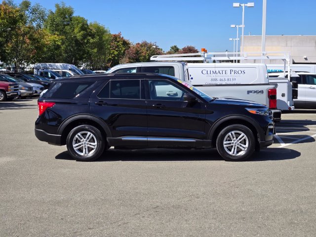 Certified 2023 Ford Explorer XLT w/ Equipment Group 202A AWD/4WD image 7