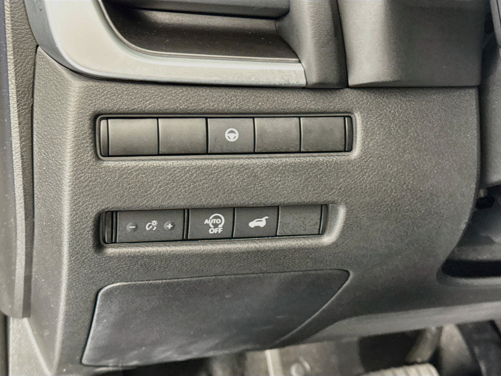 Used 2024 Nissan Rogue SV w/ SV Premium Package AWD/4WD image 10