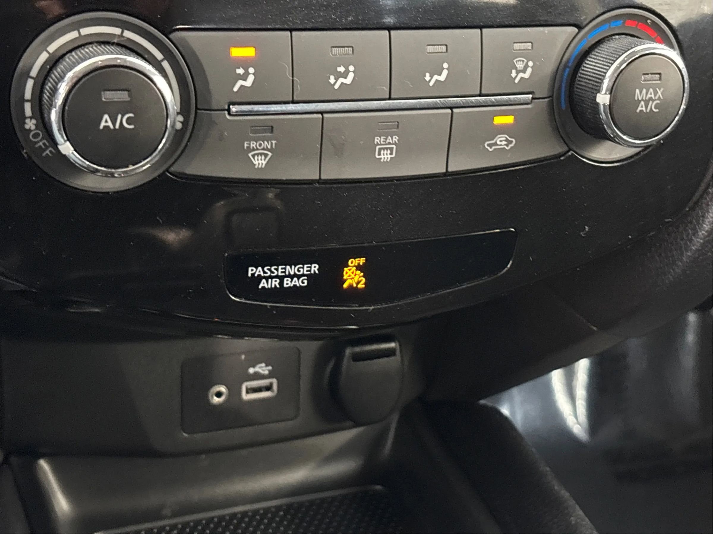 Used 2022 Nissan Rogue Sport S image 37