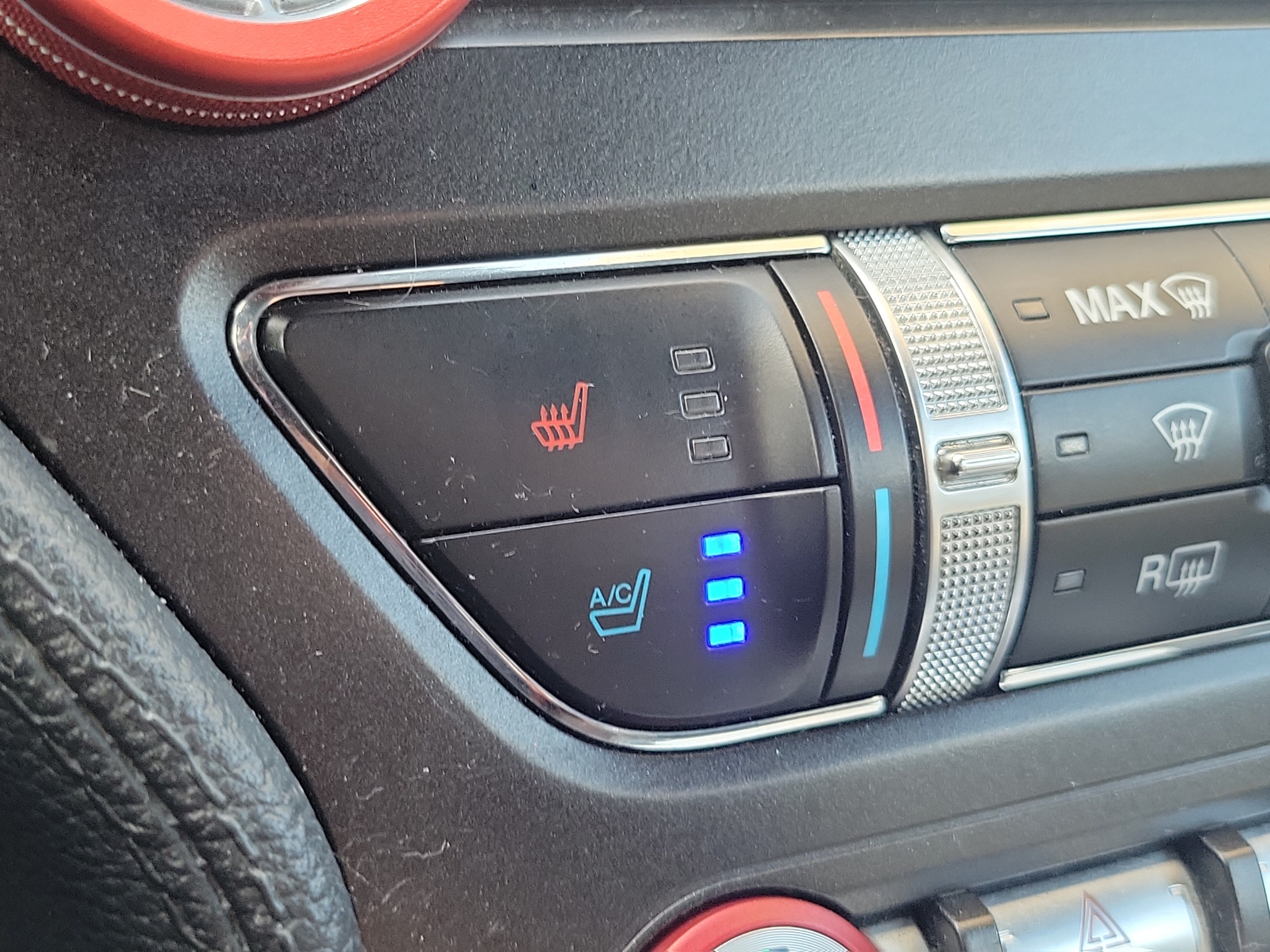 Used 2019 Ford Mustang GT Premium RWD image 30