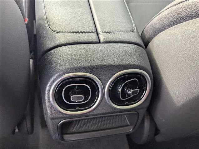 Certified 2025 Mercedes-Benz C 300 Sedan image 17