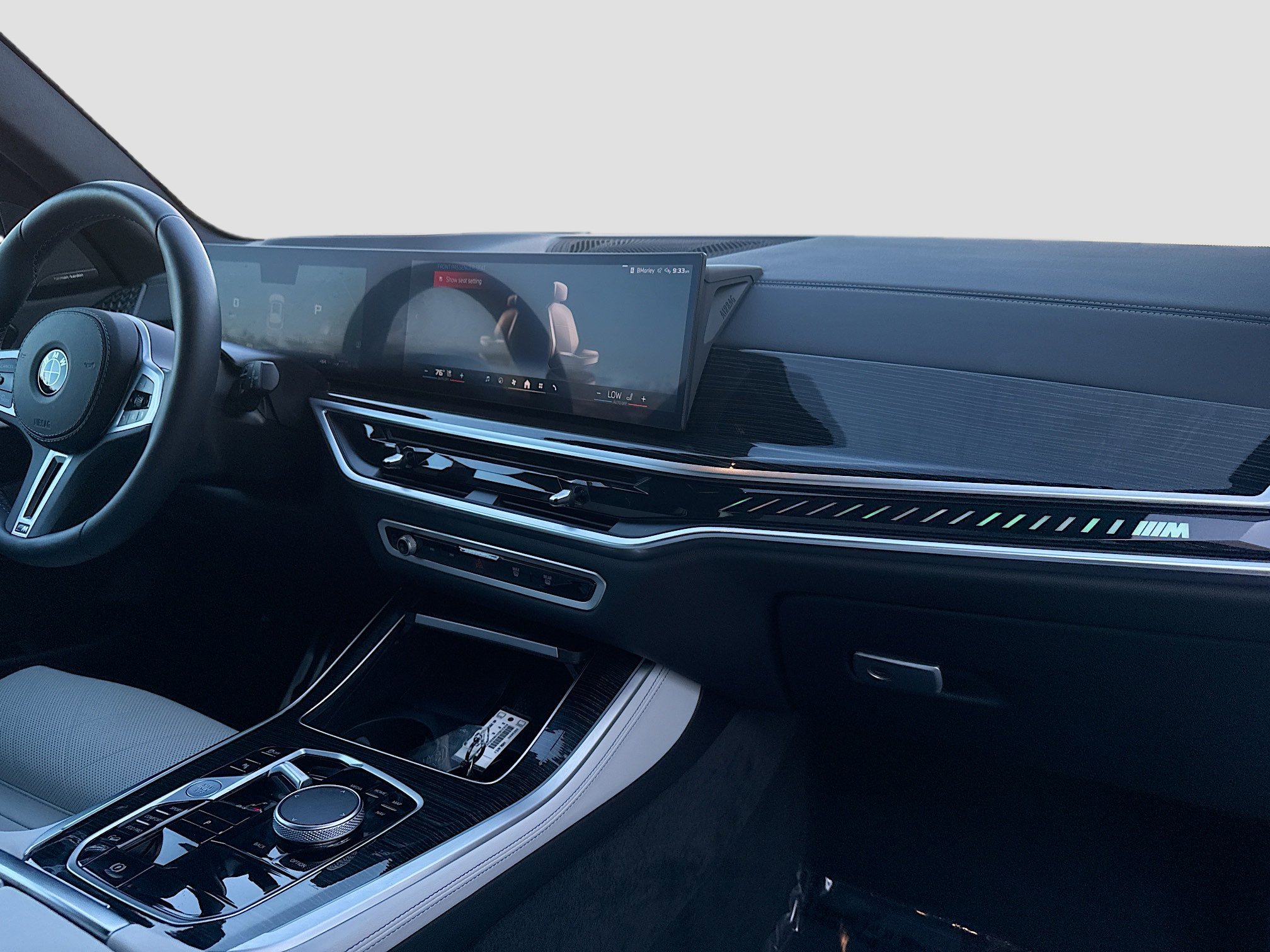 Used 2025 BMW X5 M60i w/ Climate Comfort Package image 34