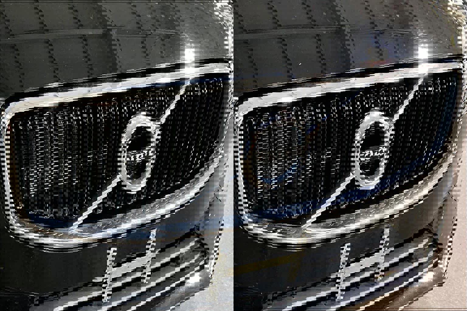 Used 2021 Volvo XC60 T5 Momentum w/ Premium Package AWD/4WD image 30