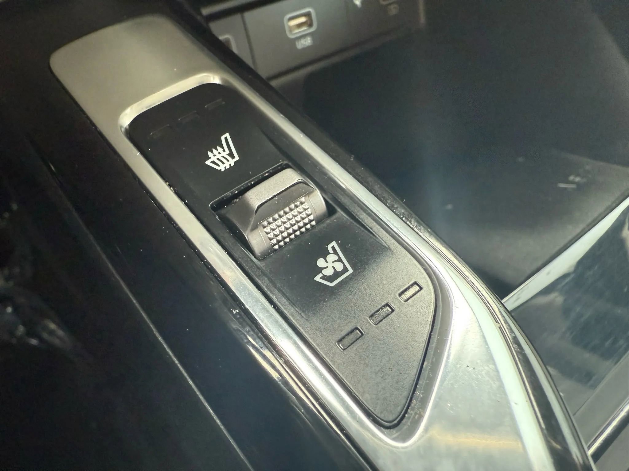 Used 2023 Kia Sorento SX Prestige image 21