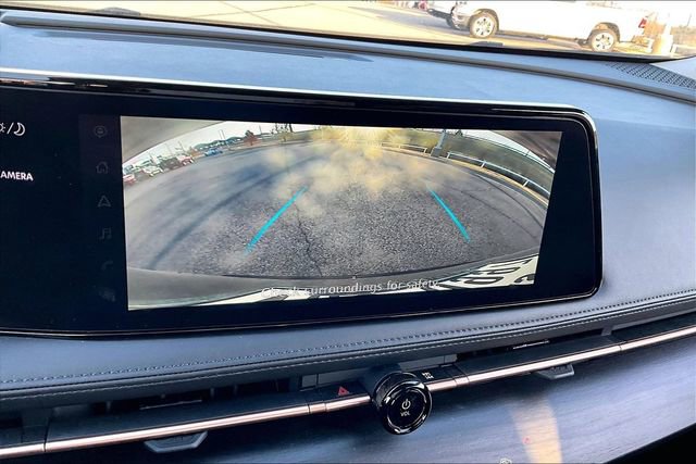 Used 2023 Nissan Ariya AWD image 21