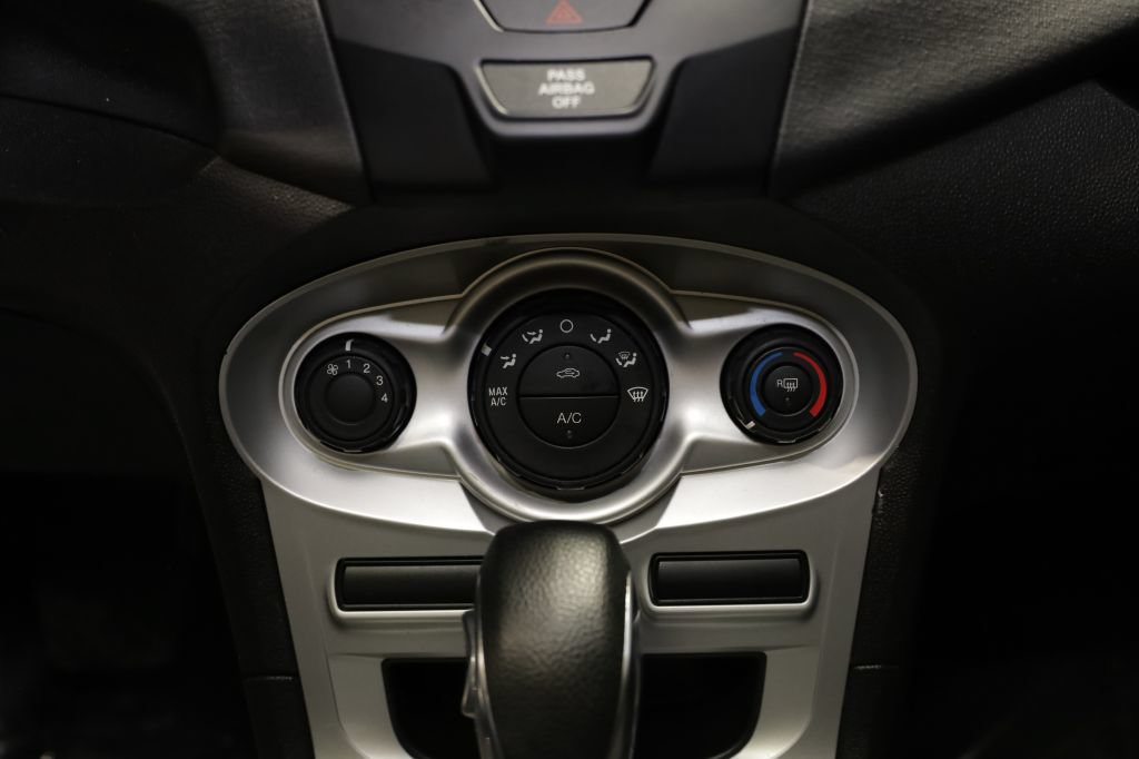 Used 2019 Ford Fiesta SE FWD image 28