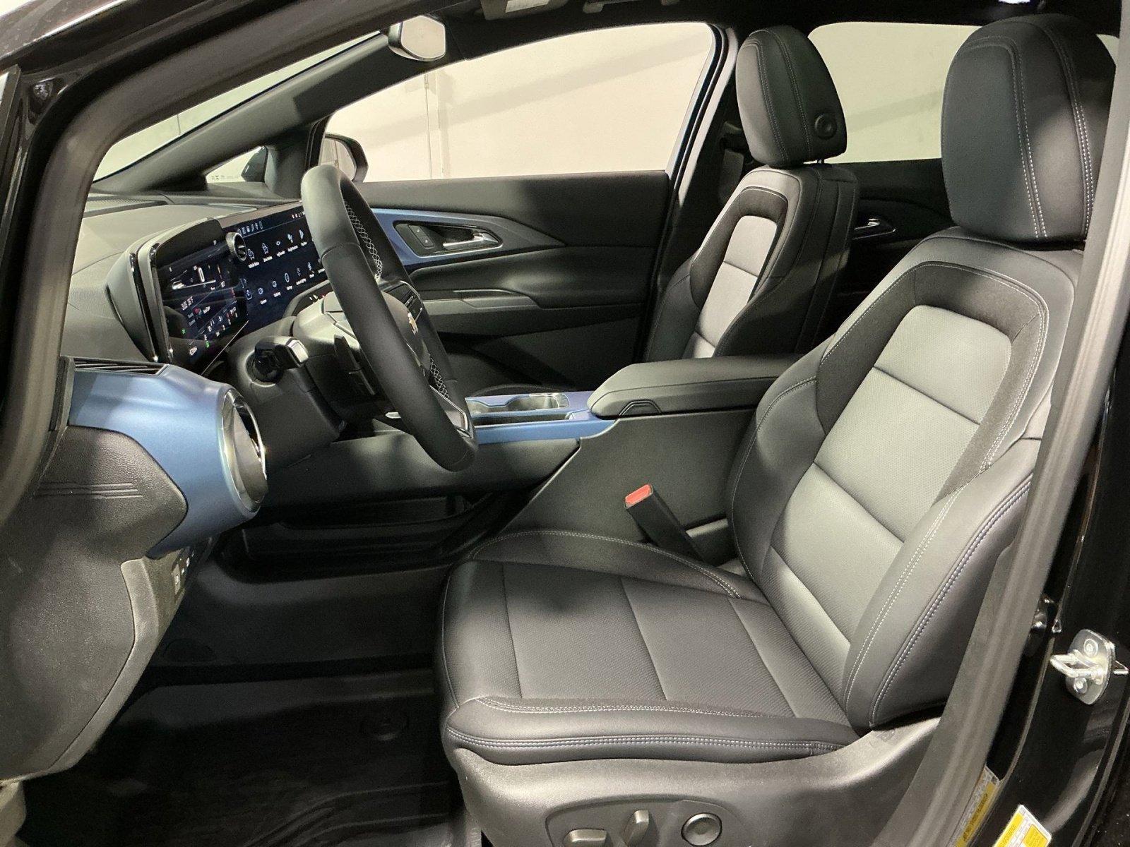 New 2026 Chevrolet Equinox EV LT image 21