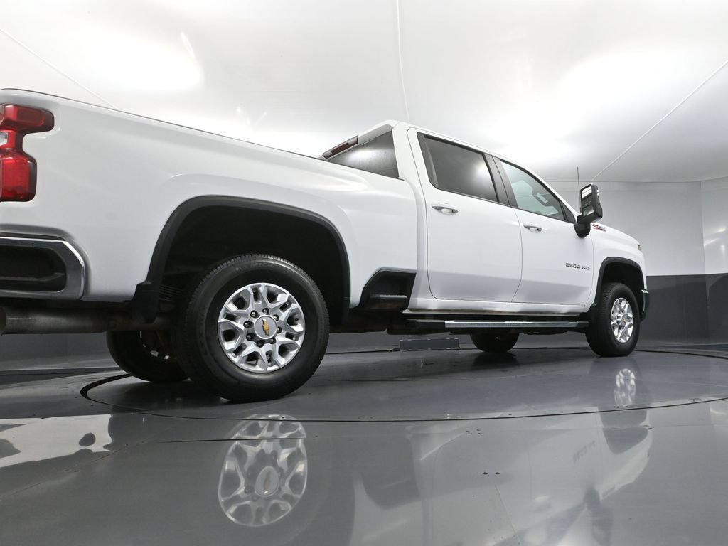 Used 2025 Chevrolet Silverado 2500 LT AWD/4WD image 41