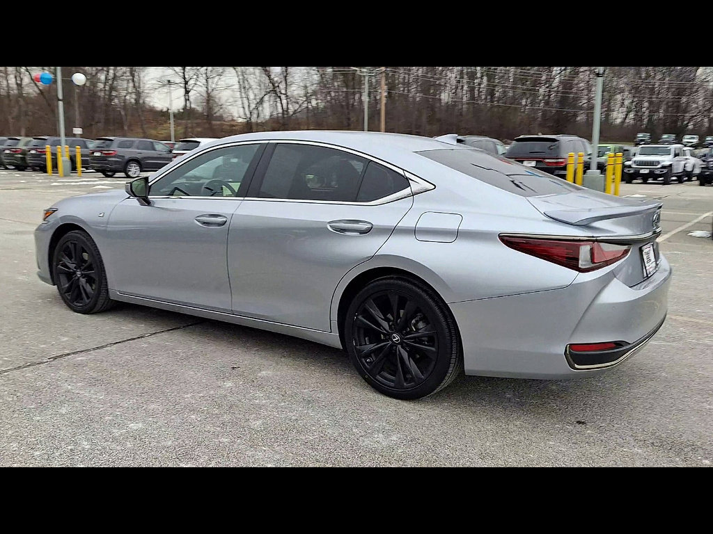 Used 2023 Lexus ES 300h F Sport image 6