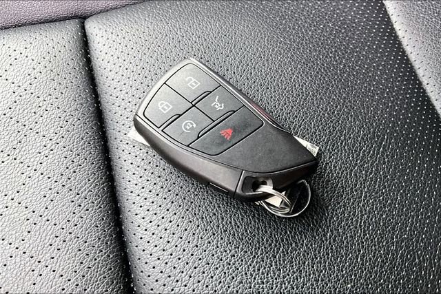 Used 2024 Chevrolet Traverse RS w/ LPO, Floor Liner Package image 10