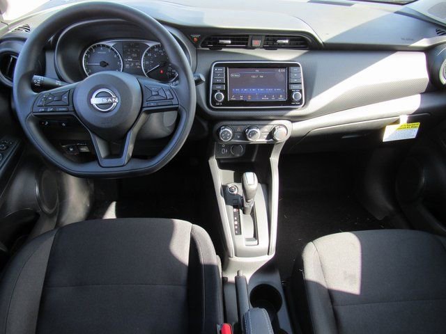 New 2025 Nissan Kicks Play S image 10
