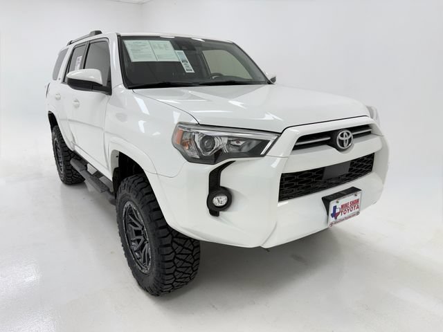 Used 2023 Toyota 4Runner SR5 AWD/4WD image 2