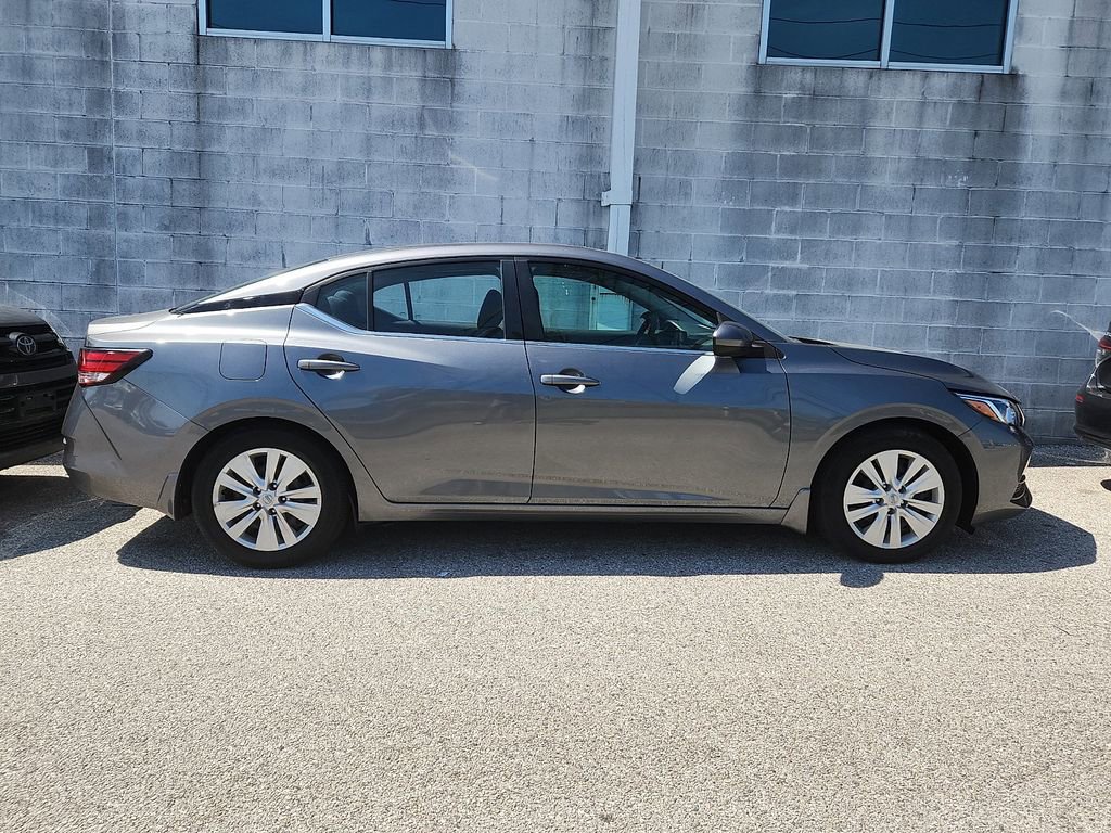 Used 2022 Nissan Sentra S w/ Trunk Package image 3