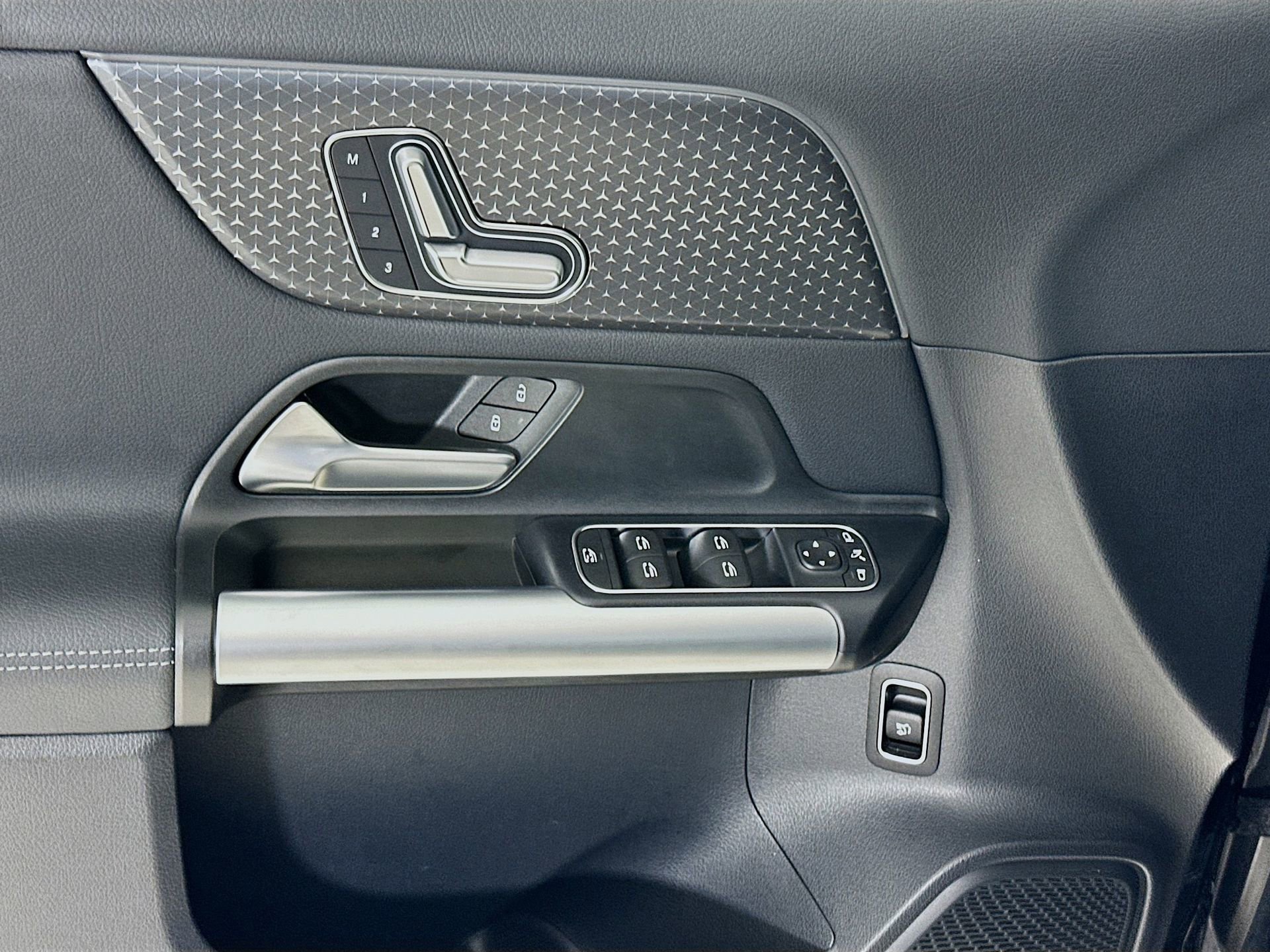 Certified 2025 Mercedes-Benz GLA 250 image 18