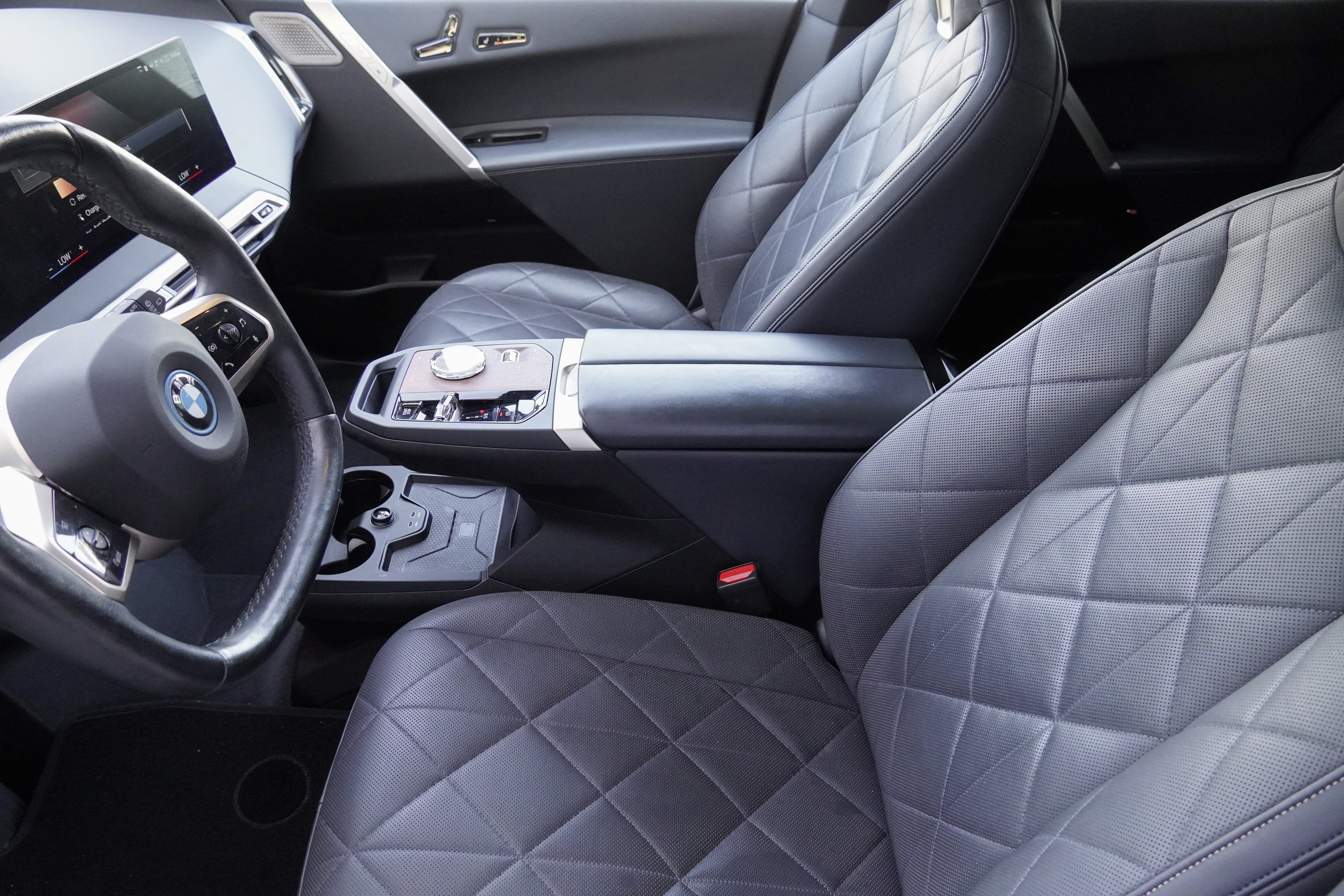 Certified 2023 BMW iX M60 w/ Executive Package AWD/4WD image 8
