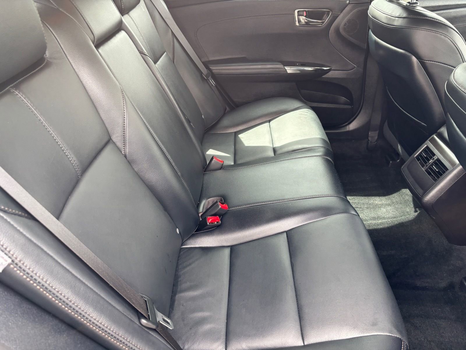 Used 2018 Toyota Avalon XLE Premium w/ Carpet Mat Package image 17