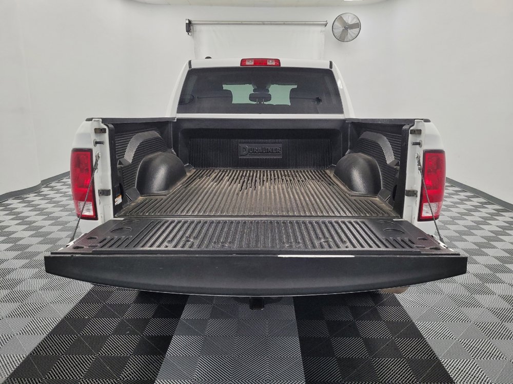 Used 2022 RAM 1500 Classic SLT image 29