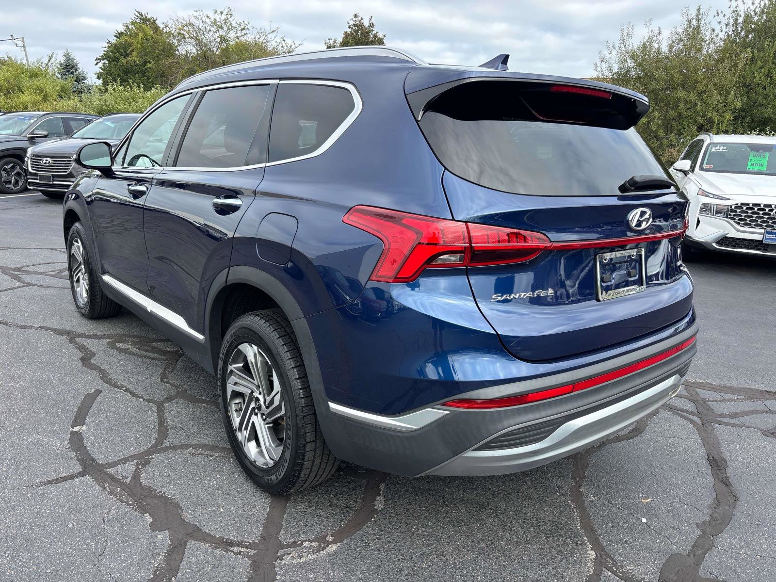 Used 2021 Hyundai Santa Fe SEL w/ Convenience Package image 3