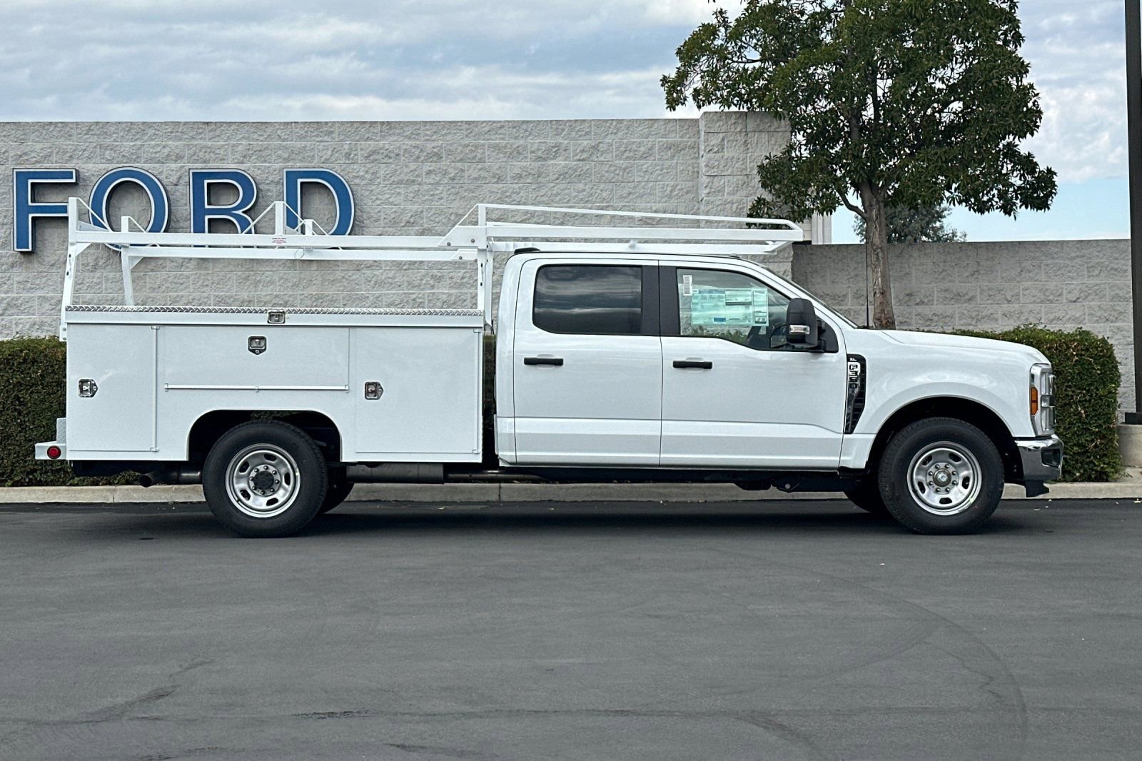 New 2026 Ford F350 XL w/ XL Chrome Package image 3