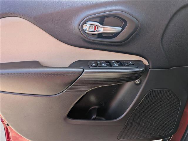 Used 2016 Jeep Cherokee Sport image 11