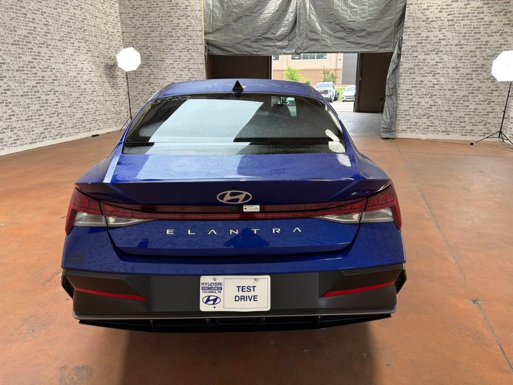 Used 2025 Hyundai Elantra SEL FWD image 6