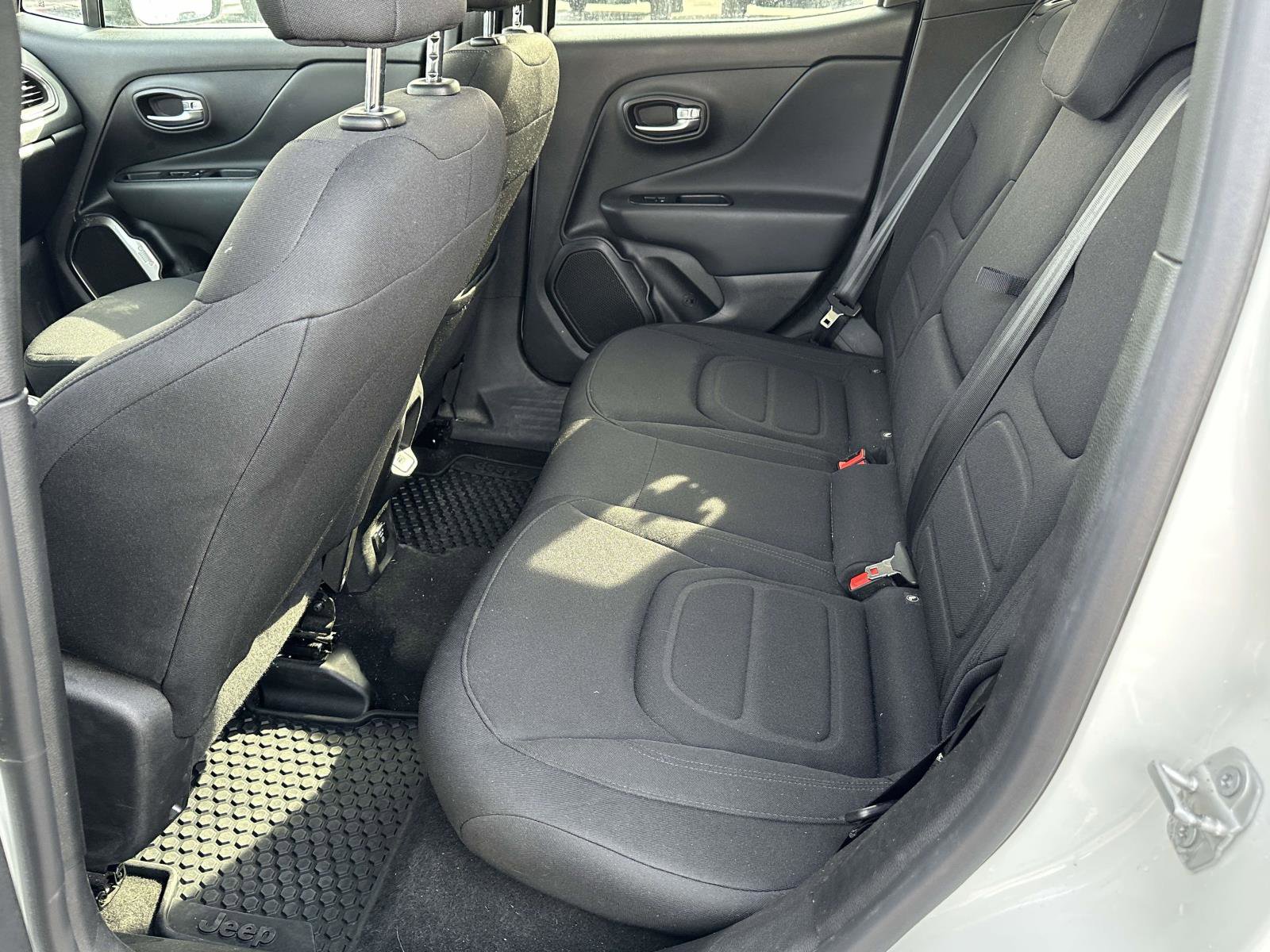 Used 2022 Jeep Renegade Latitude w/ Convenience Group image 12