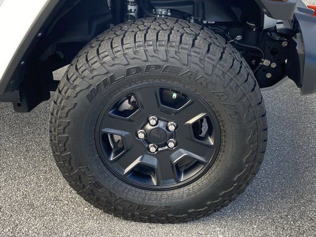 Used 2023 Jeep Gladiator Mojave w/ LED Lighting Group AWD/4WD image 24