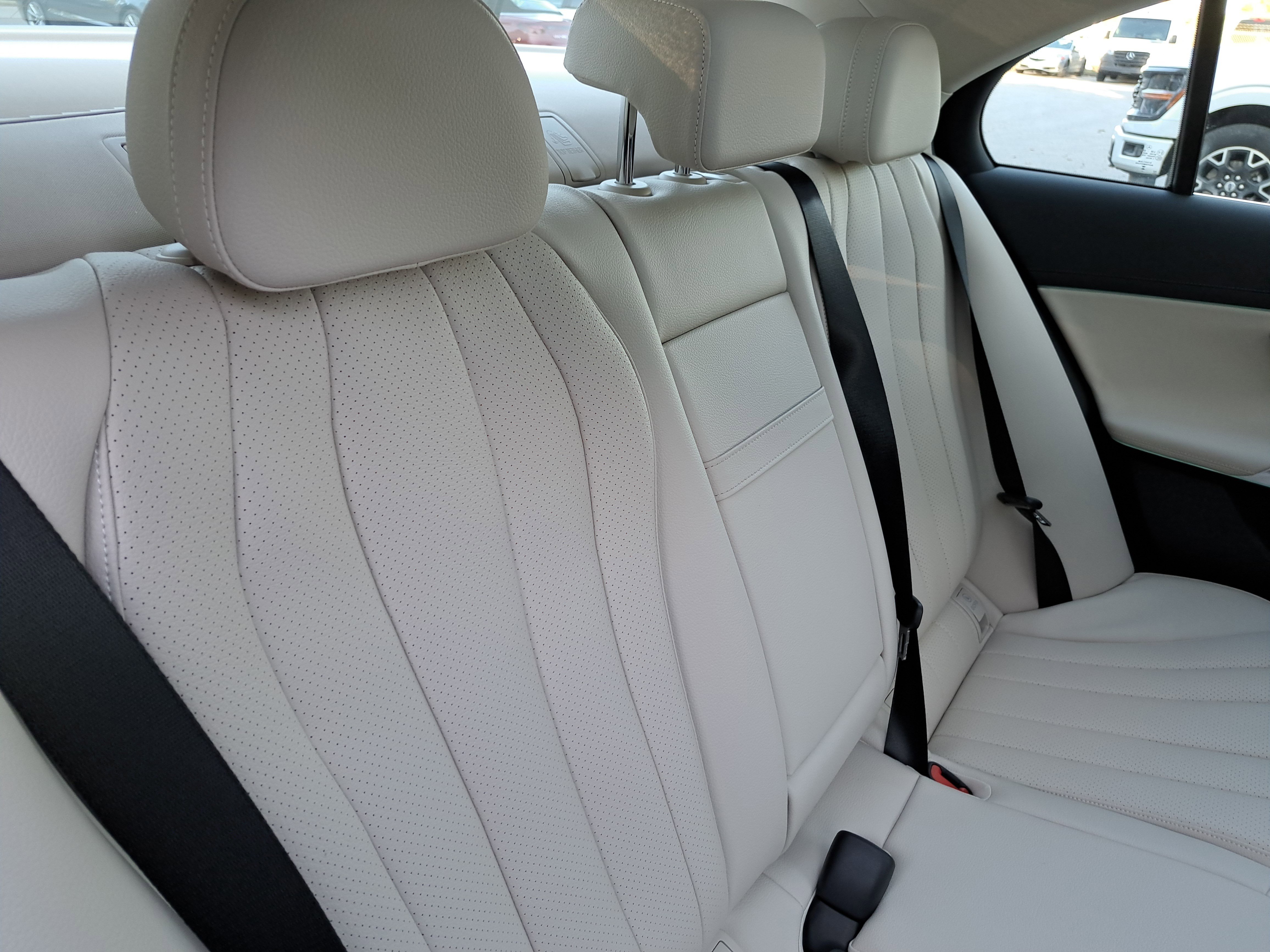 New 2026 Mercedes-Benz E 350 4MATIC Sedan image 12