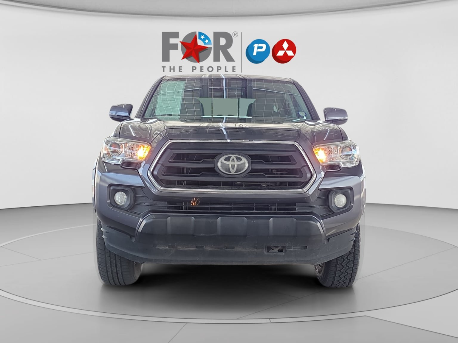 Used 2020 Toyota Tacoma SR5 w/ Technology Package AWD/4WD image 3