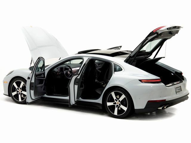 Certified 2025 Porsche Panamera 4 image 30