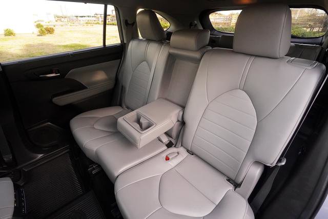 Used 2022 Toyota Highlander XLE image 29