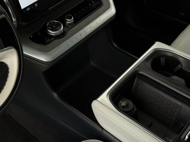 Certified 2025 Ford Expedition Platinum image 35