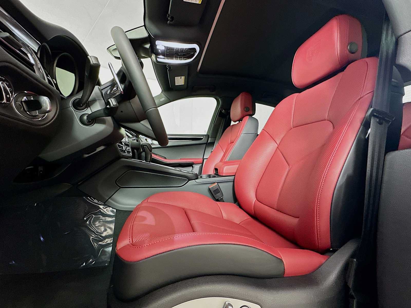 New 2026 Porsche Macan S AWD/4WD image 5