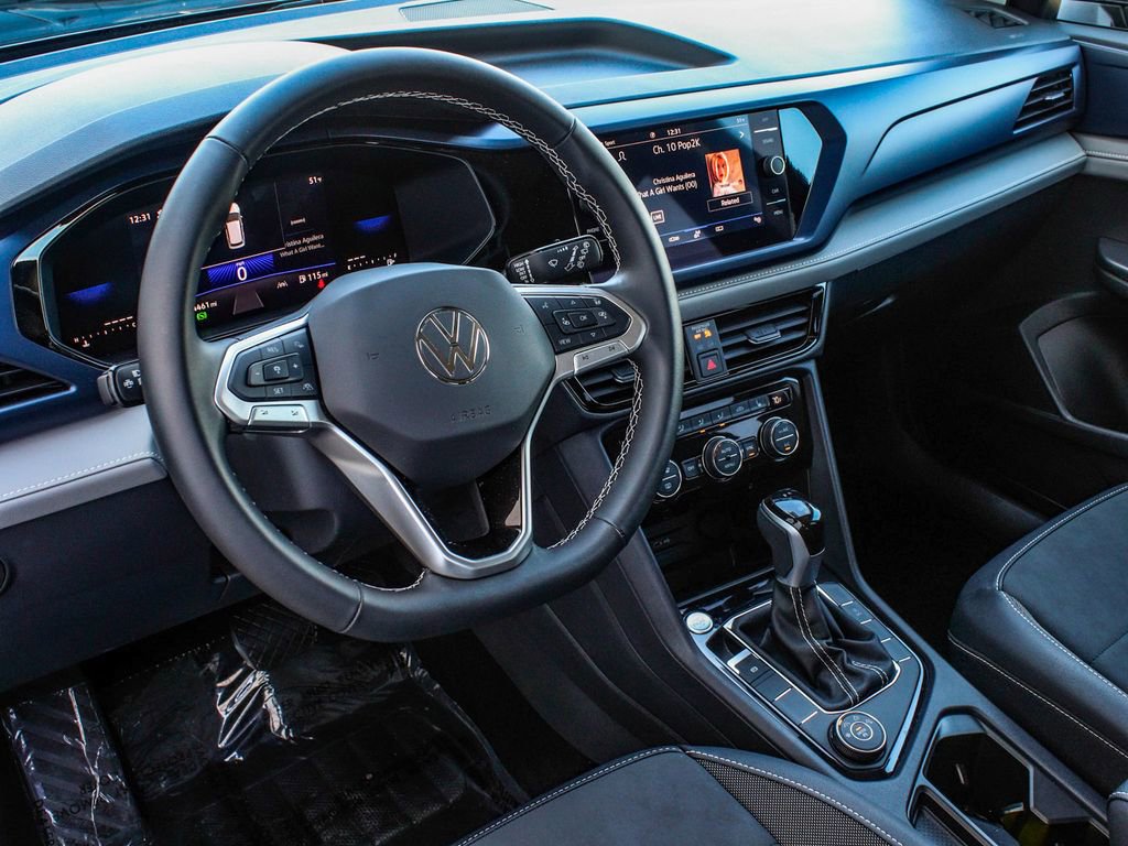 Used 2024 Volkswagen Taos SE w/ Taos Adventure Package (SXB) image 15