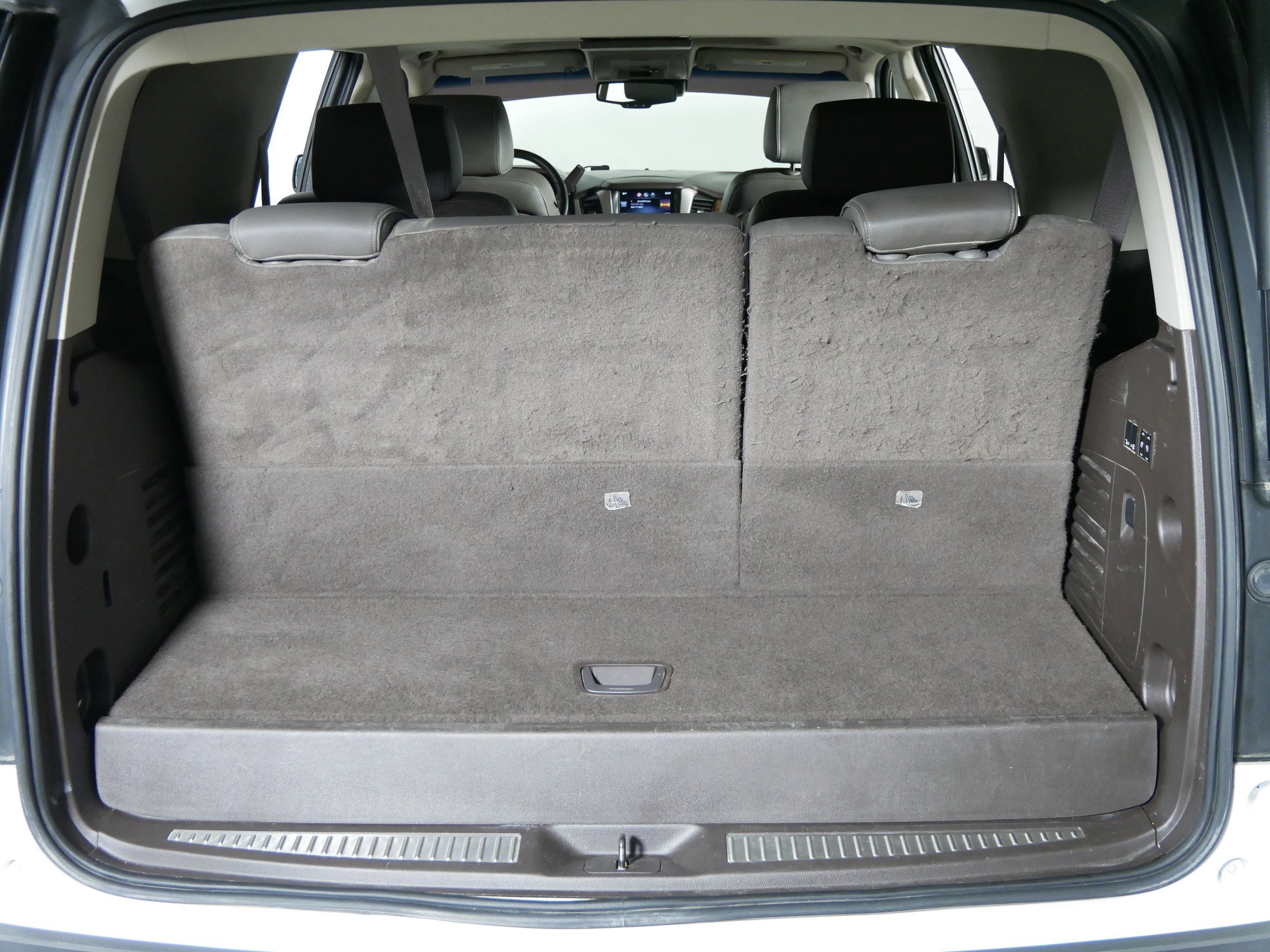 Used 2015 GMC Yukon Denali w/ Open Road Package image 18