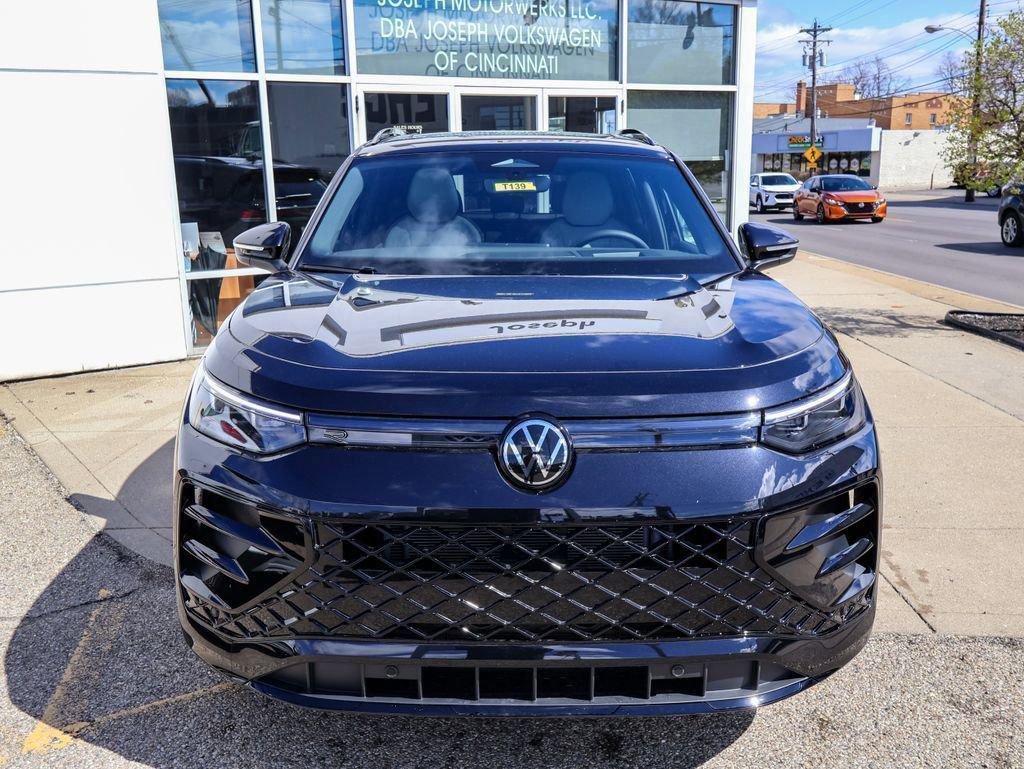 New 2026 Volkswagen Tiguan SE R-Line image 8